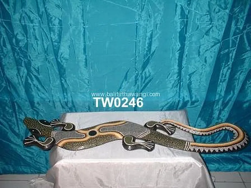 Gecko color Animal Wood Carvings