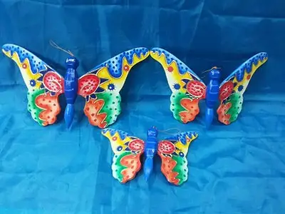 Hanging Buterfly color