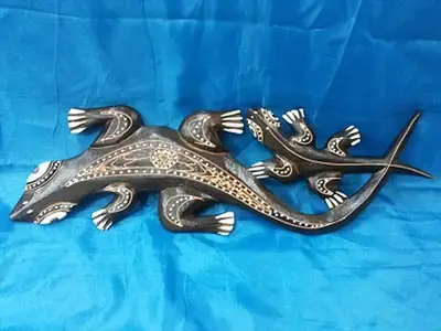 Gecko with baby color Animal Wood Carvings
