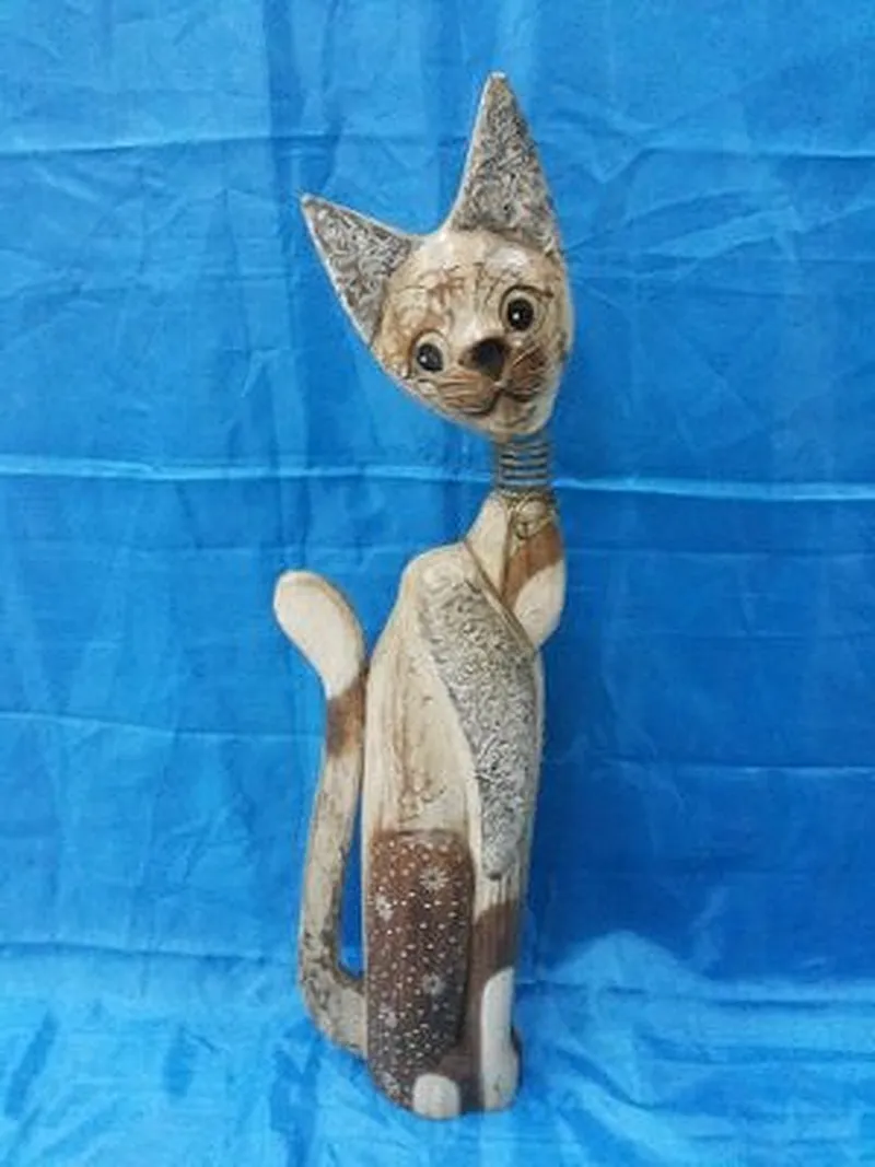 Cat with spring head color